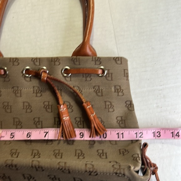 AUTHENTIC DOONEY & BOURKE BROWN / TAN CANVAS & LEATHER TRIM VINTAGE HAND  BAG - Picture 14 of 16